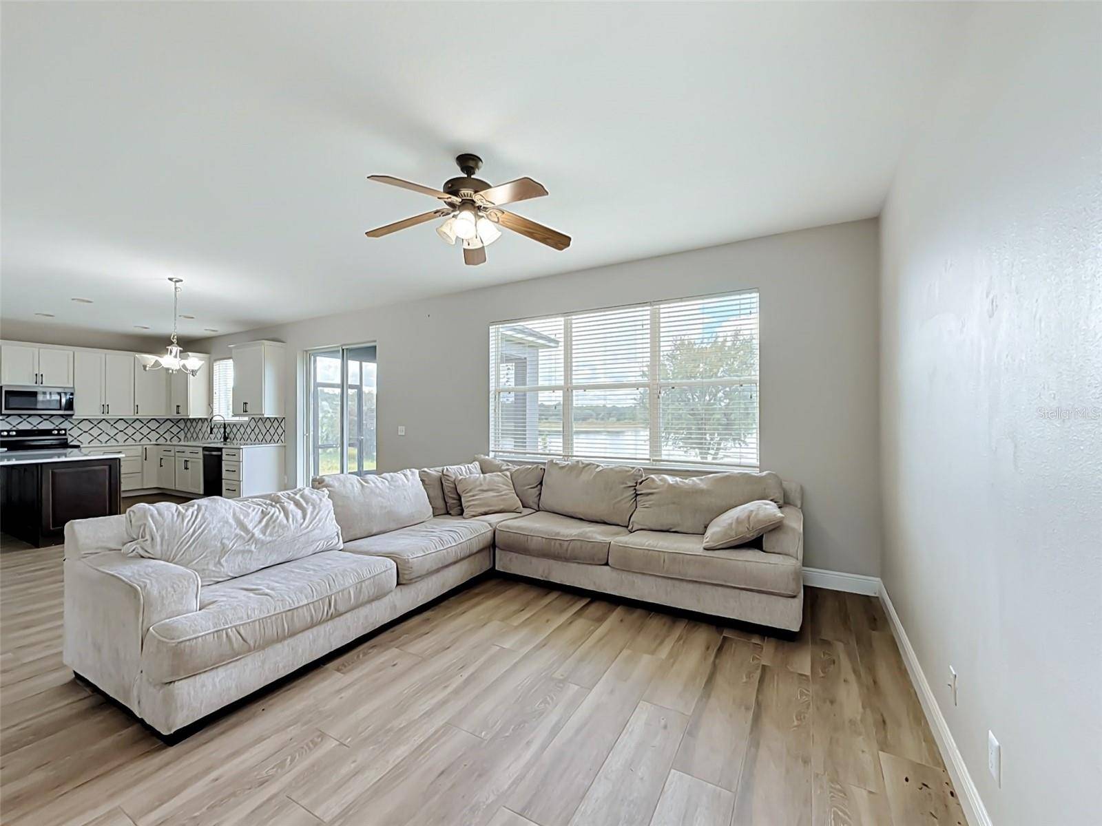 852 N JACKS LAKE RD, Clermont, FL 34711