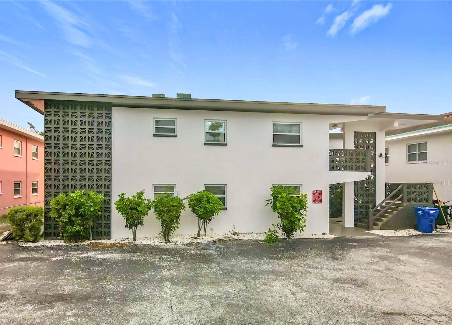 11705 3RD ST E #8, Treasure Island, FL 33706