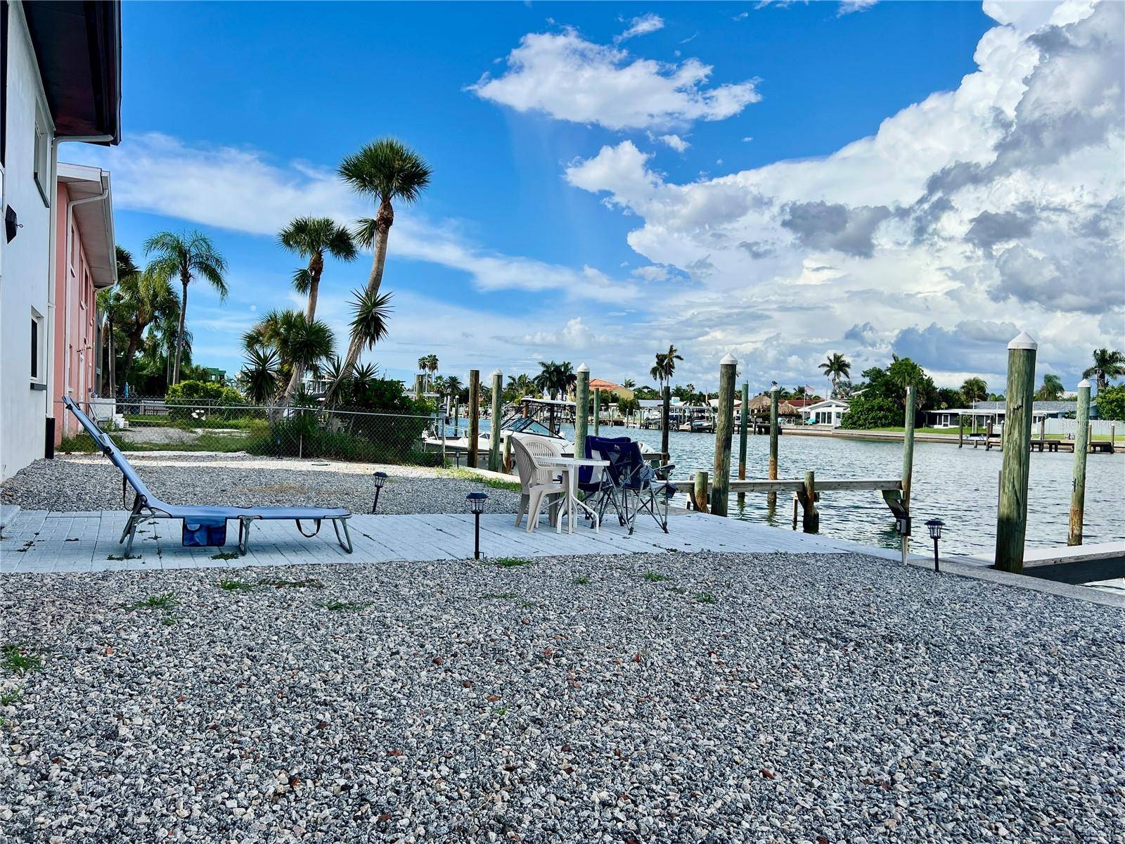 11705 3RD ST E #8, Treasure Island, FL 33706