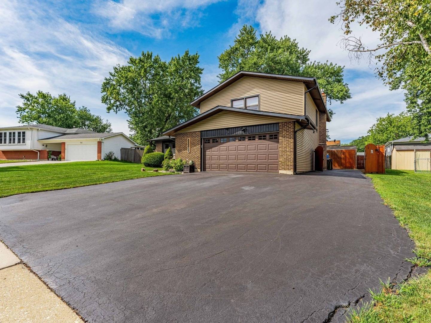 349 Knight CT, Bolingbrook, IL 60440