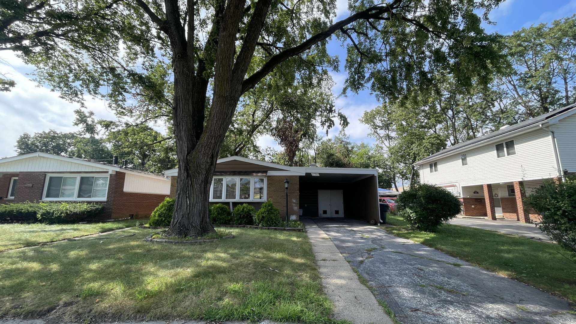 17210 Hawthorne DR, East Hazel Crest, IL 60429