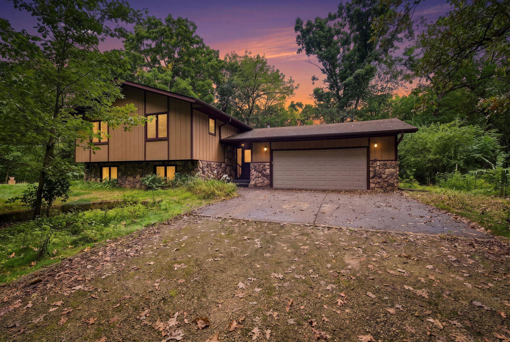 11796 Akron AVE, Inver Grove Heights, MN 55077