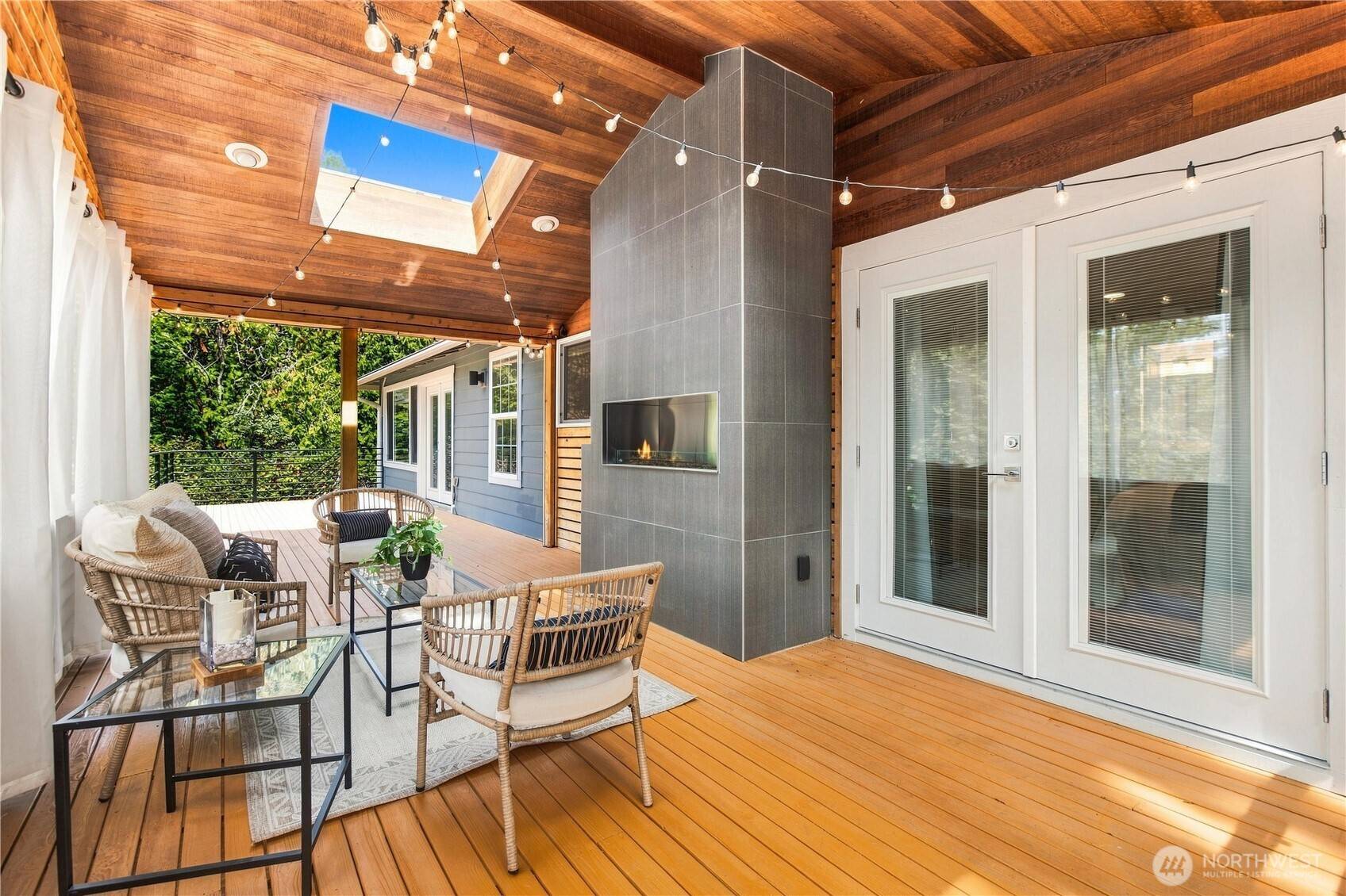 6733 121st AVE SE, Bellevue, WA 98006