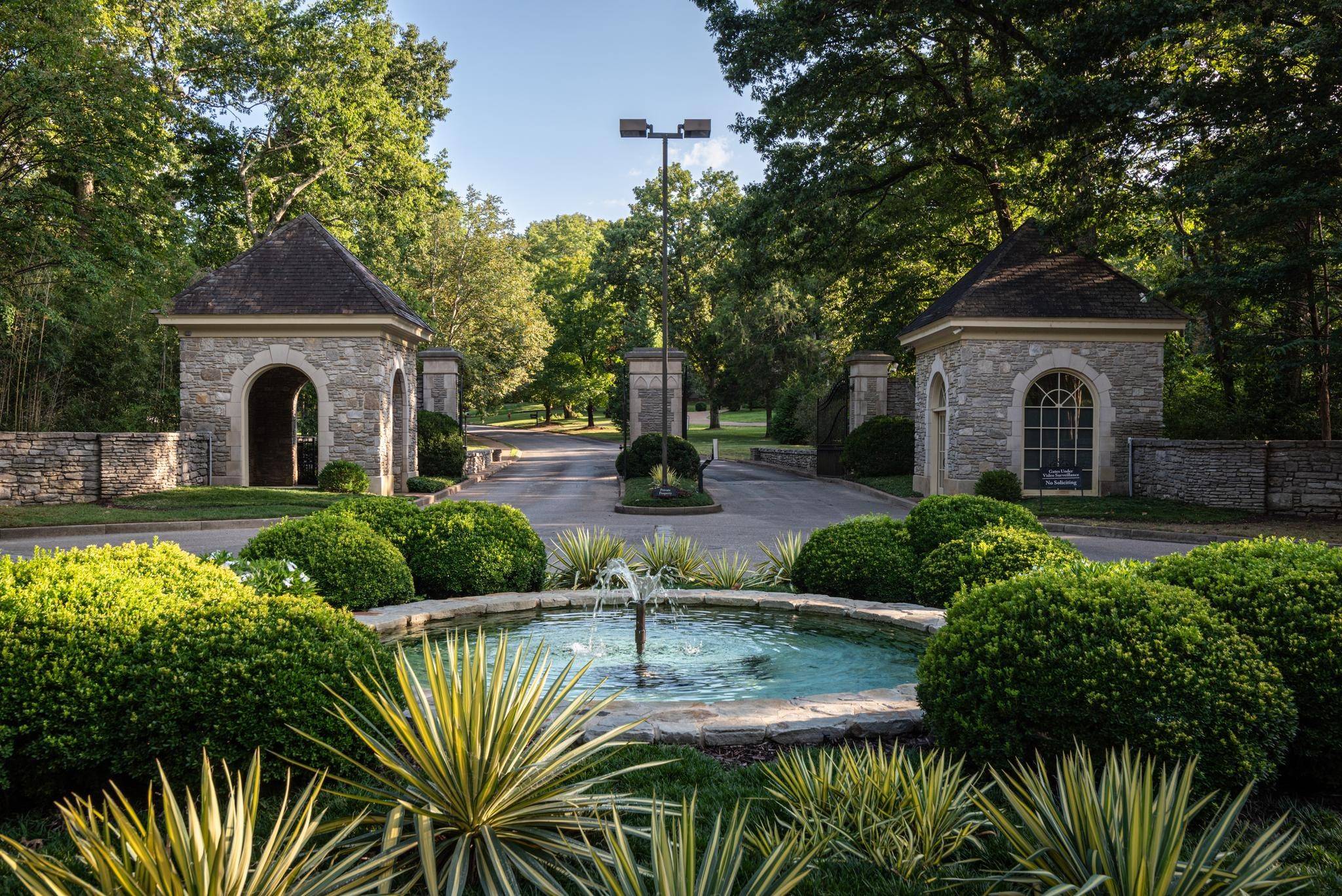 55 Annandale, Nashville, TN 37215