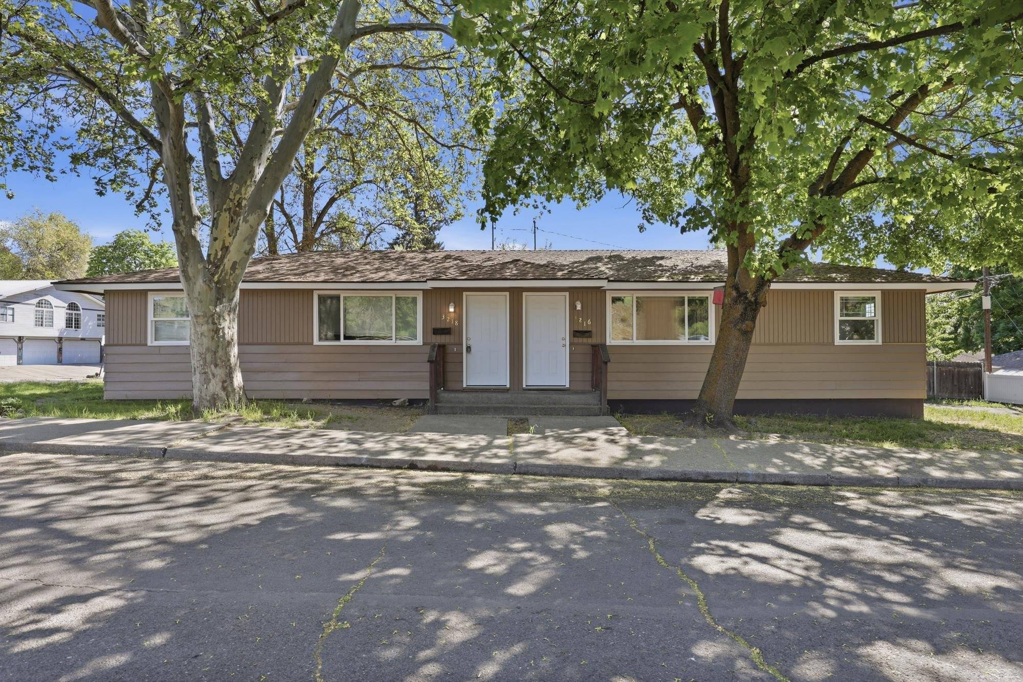 3216 & 3218 N N MAPLE St, Spokane, WA 99205