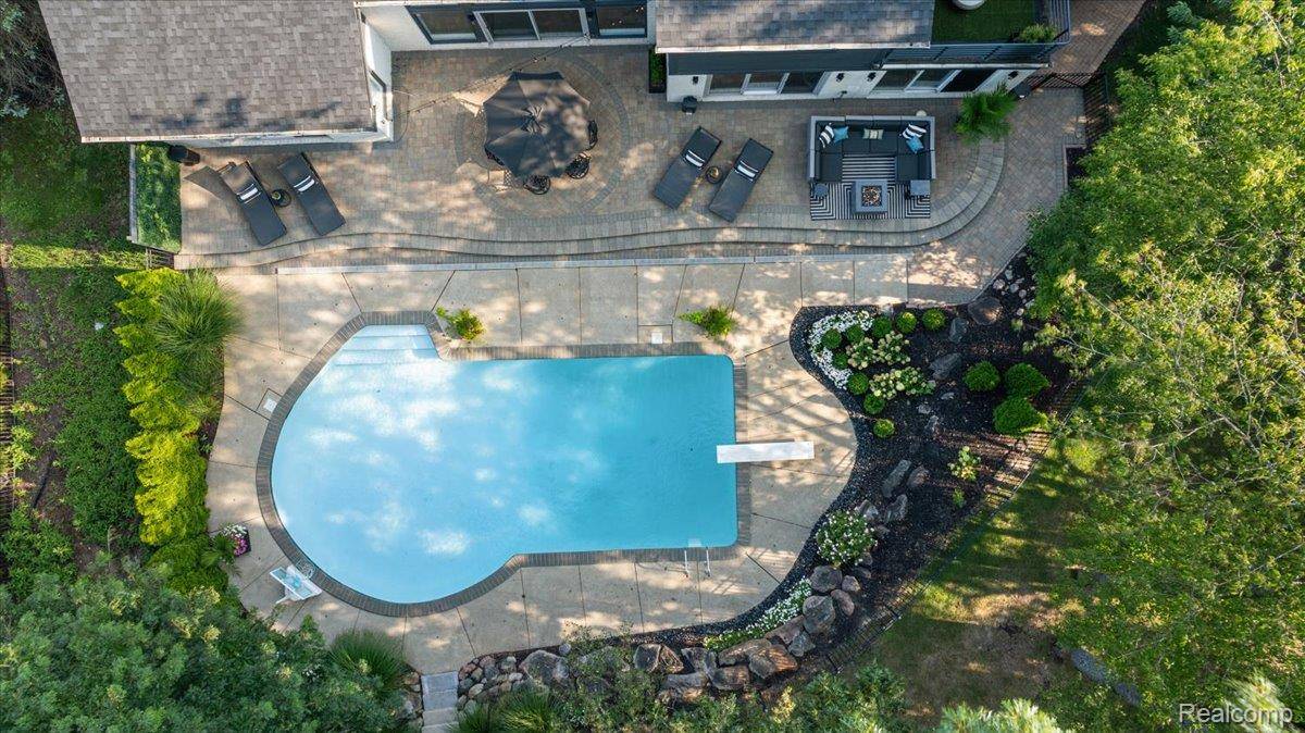 4884 Cider Hill DR, Oakland Charter Township, MI 48306