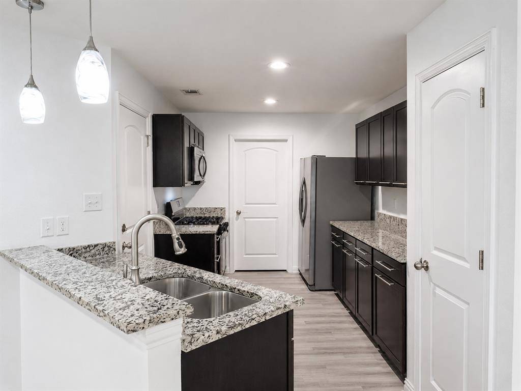 5549 Bluffman Drive, Dallas, TX 75241