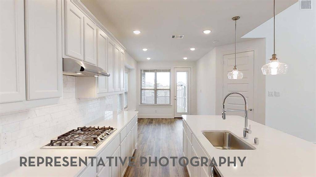 1665 Cornwall Avenue, Fort Worth, TX 76052