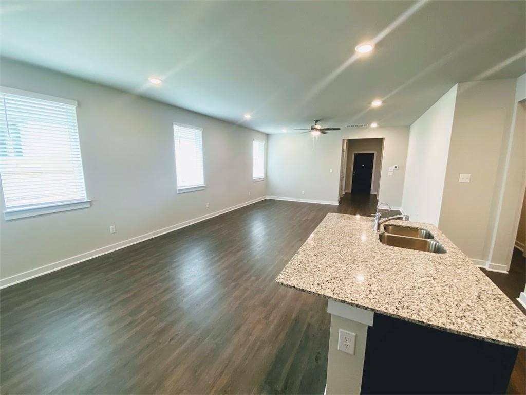 111 Dedina DR, Georgetown, TX 78626