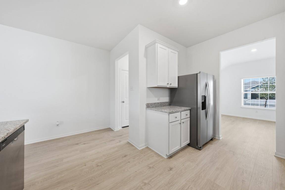 217 W Luna Blue LN, Jarrell, TX 76537