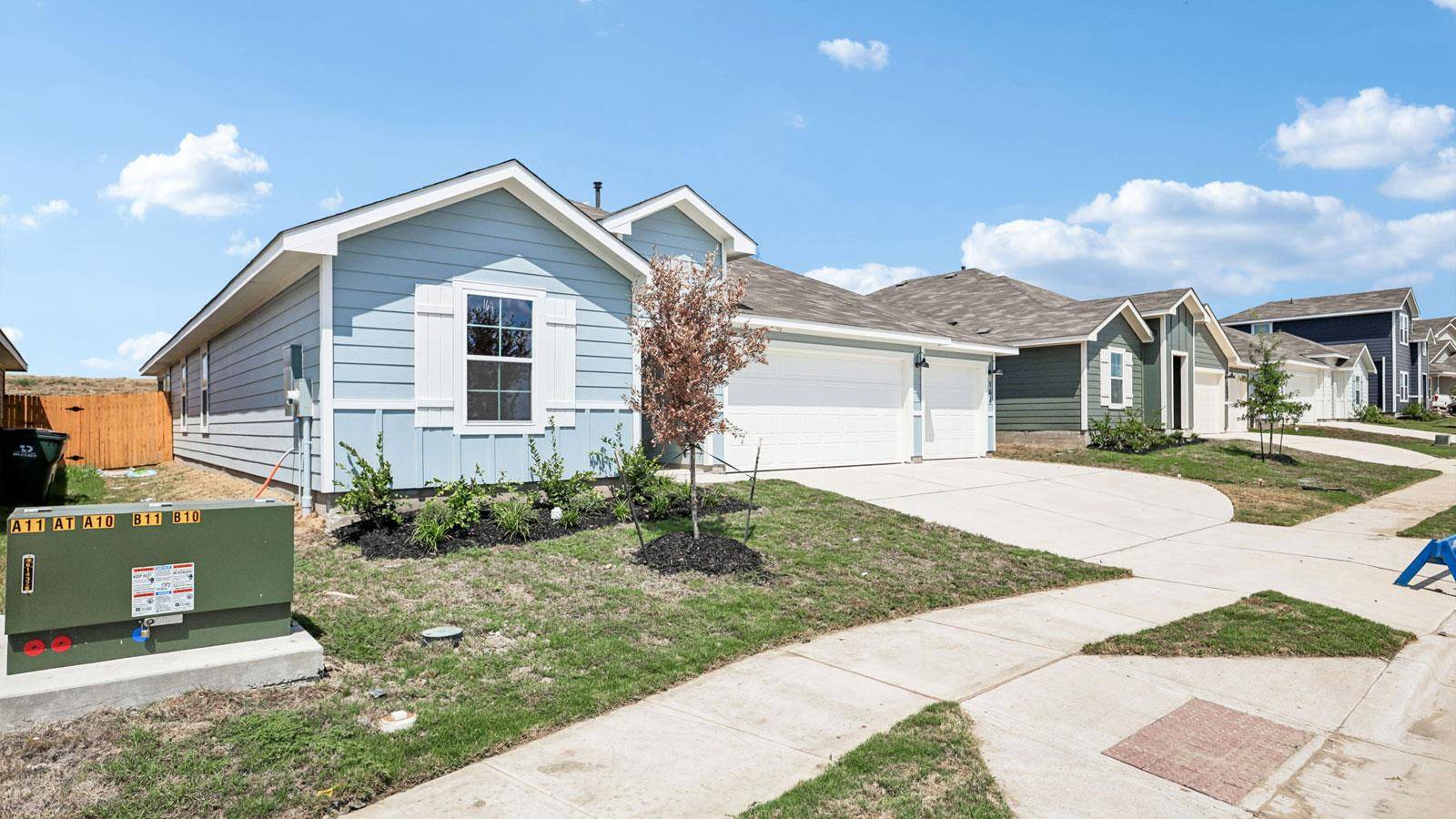 164 Gilmer LN, Buda, TX 78610