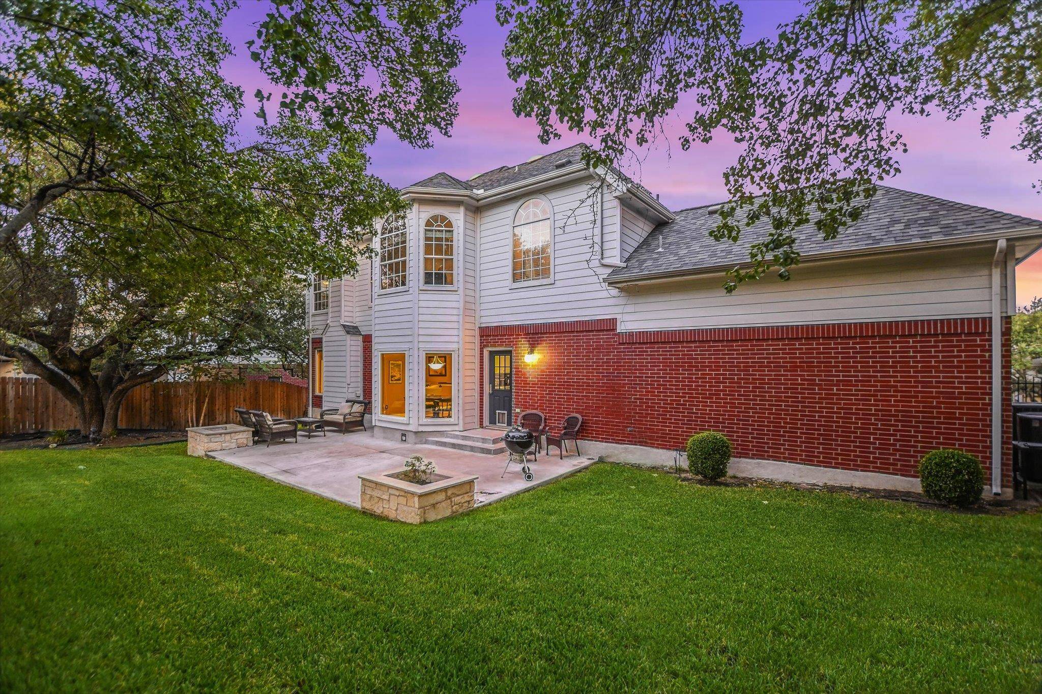 2302 Cliffs Edge DR, Austin, TX 78733