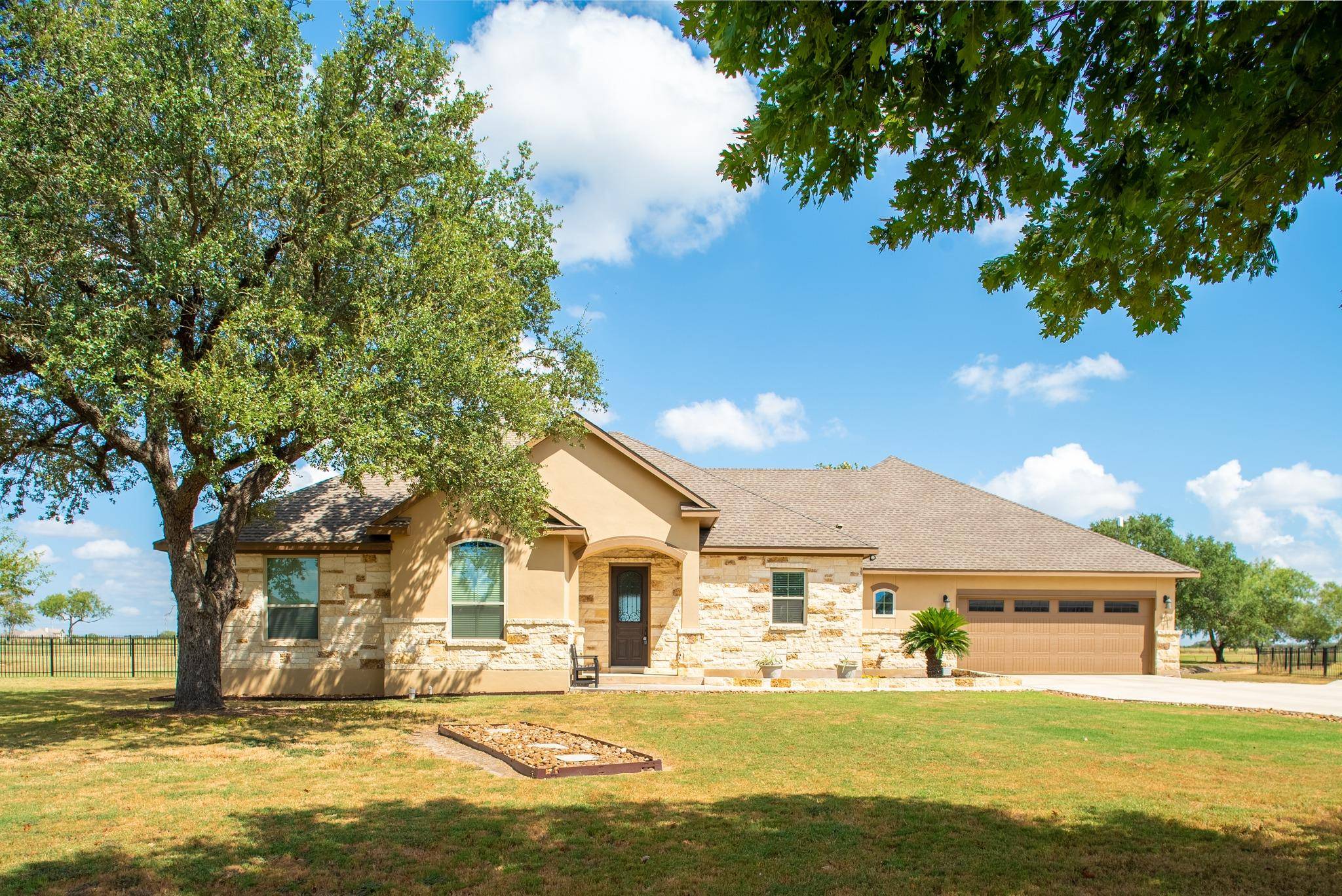 156 Private Road 4666 DR, Castroville, TX 78009