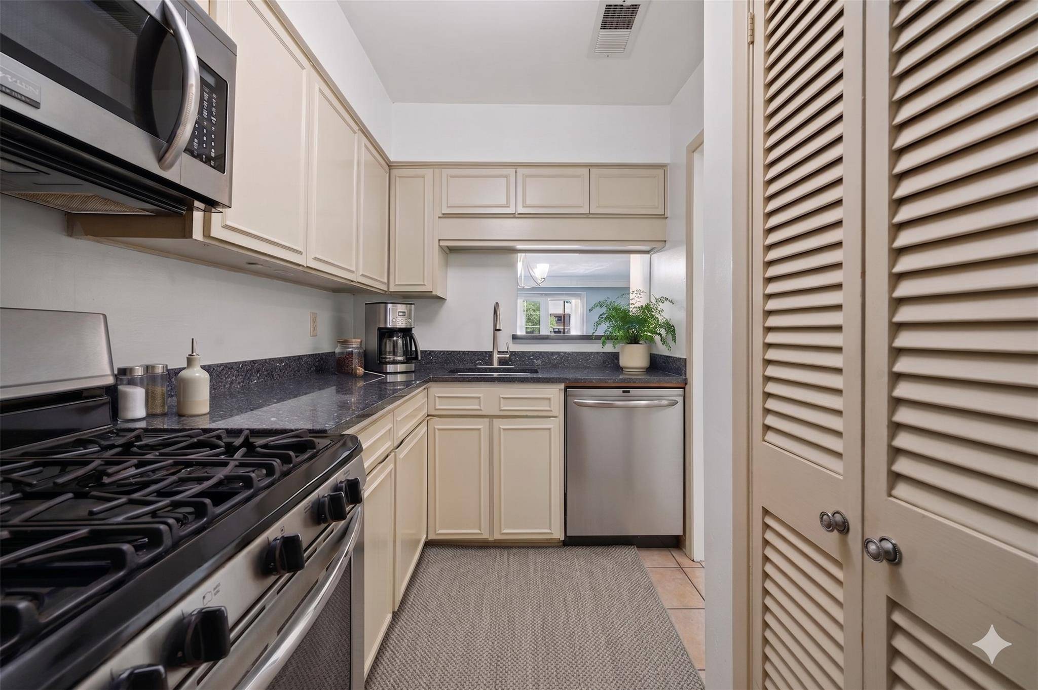 7920 Rockwood LN #209, Austin, TX 78757