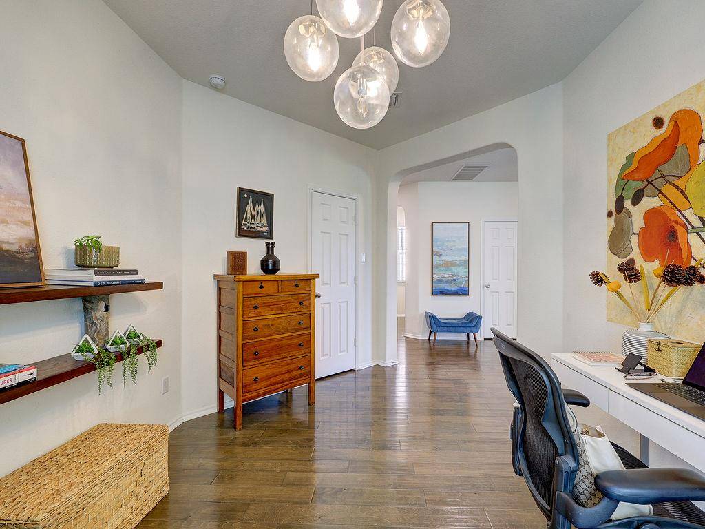 302 Danish DR #13, Hutto, TX 78634