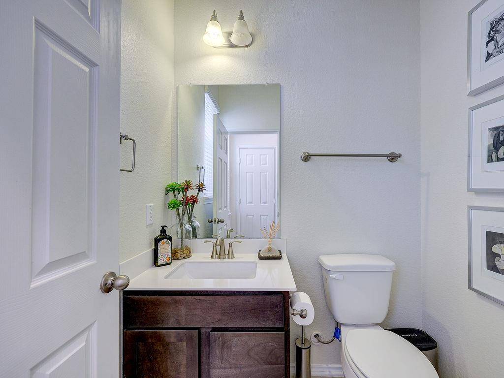 302 Danish DR #13, Hutto, TX 78634