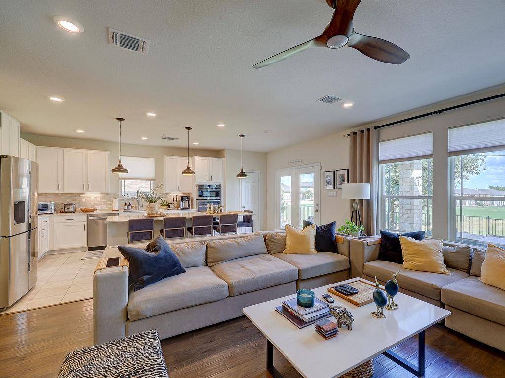 302 Danish DR #13, Hutto, TX 78634