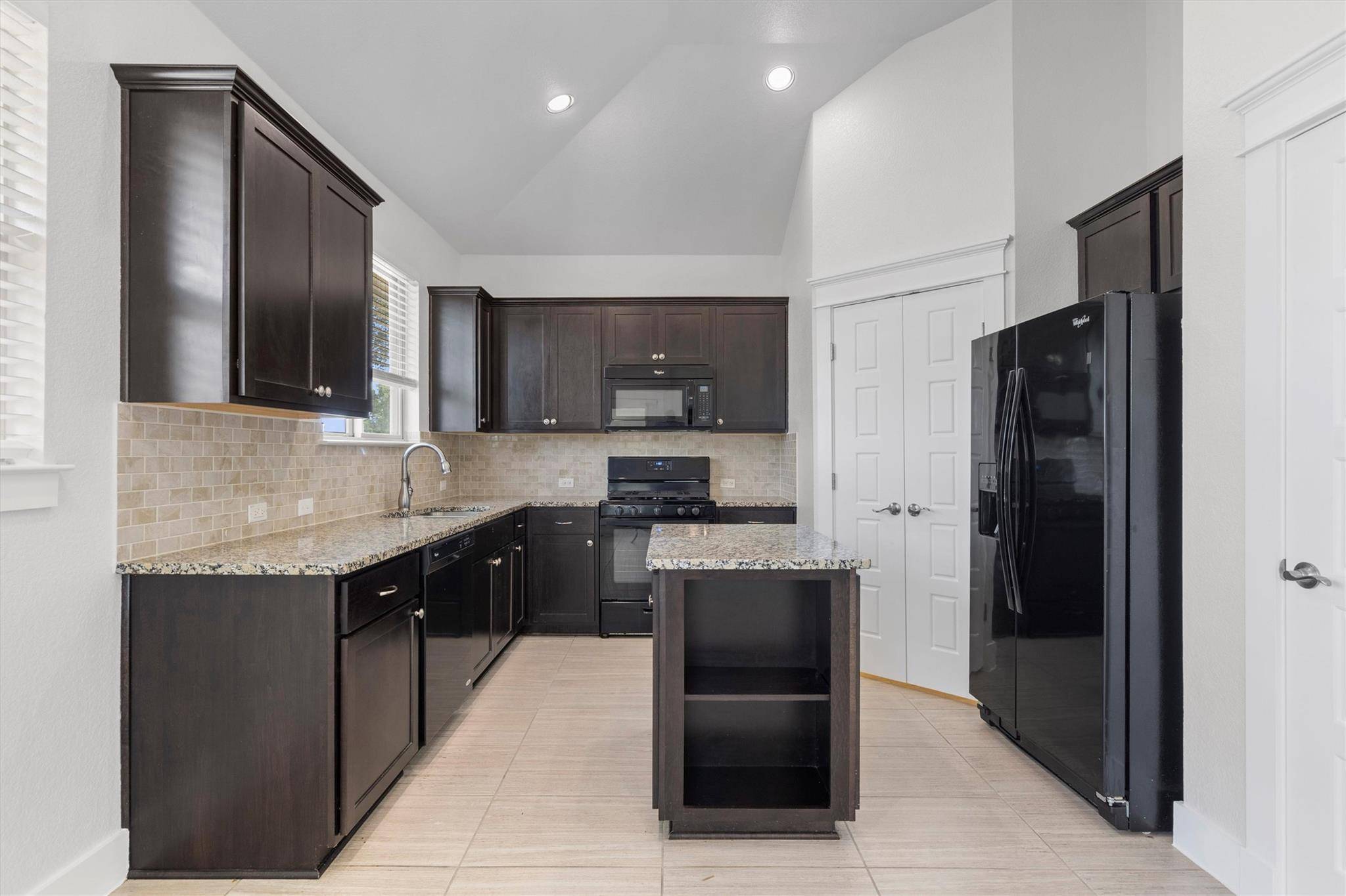 1754 Rowdy LOOP, Leander, TX 78641