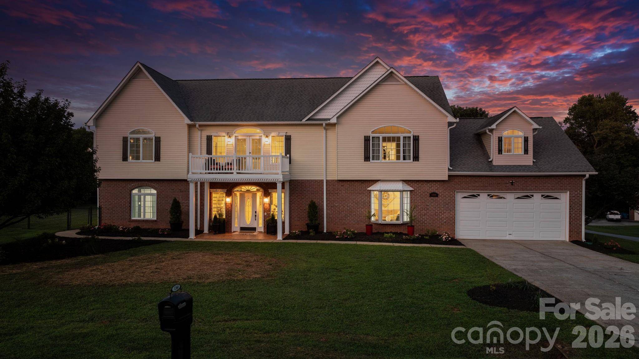 1360 Sweet briar LN, Hickory, NC 28602