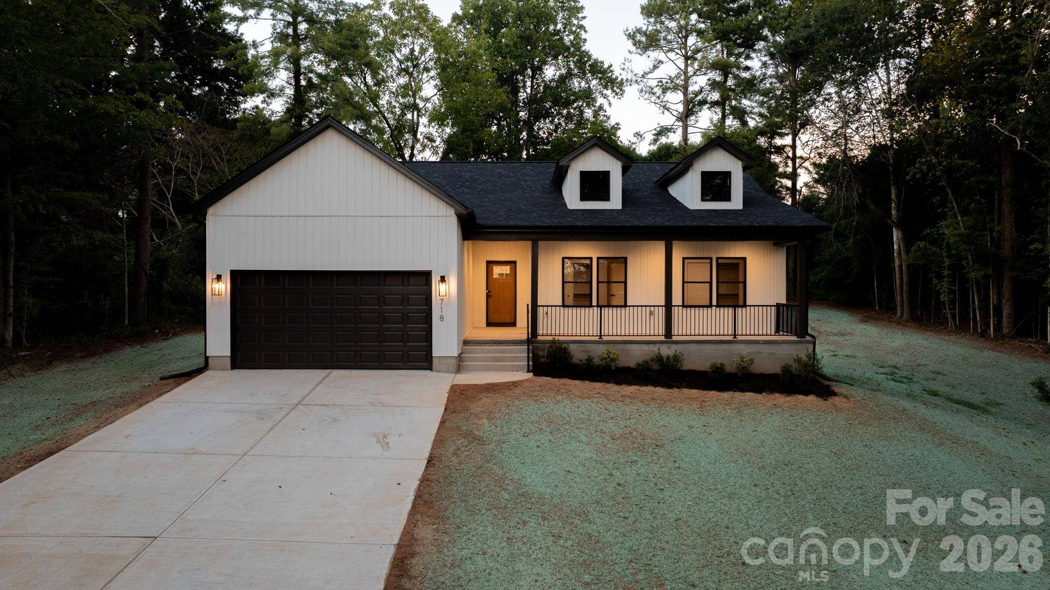 718 W 1st ST, Newton, NC 28658