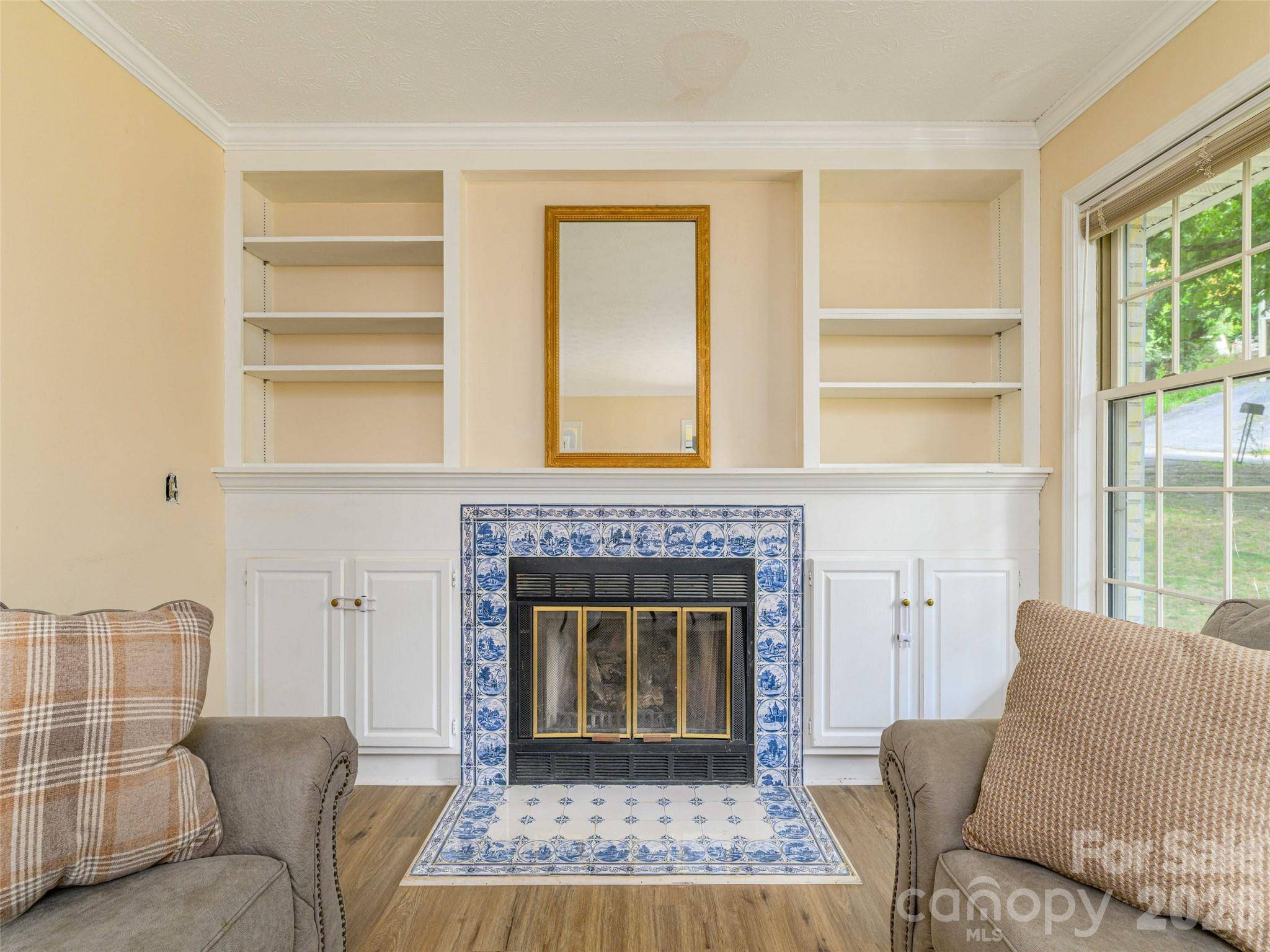 209 Trappers TRL, Hendersonville, NC 28739