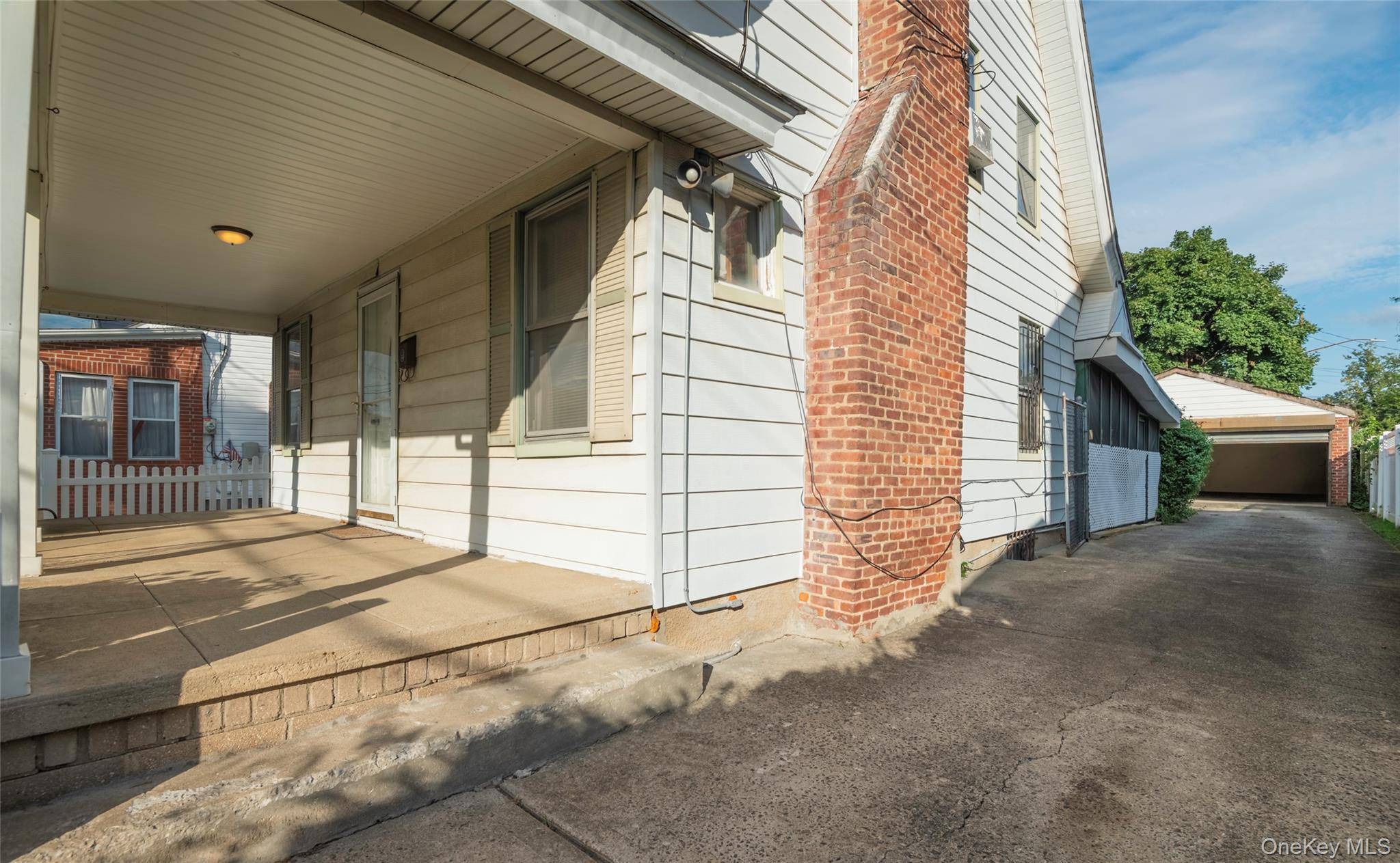 10515 220TH ST, Queens Village, NY 11429
