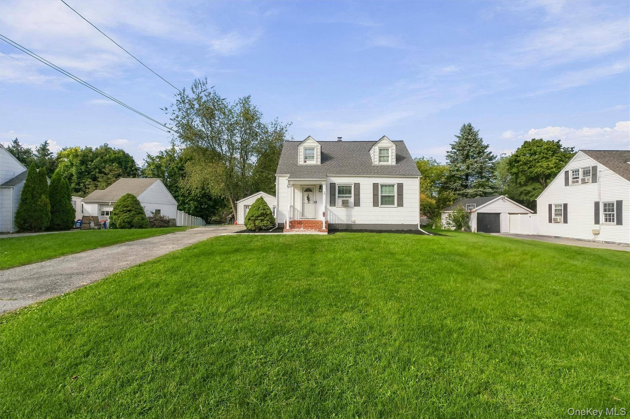 3 Kinderhook DR, Poughkeepsie, NY 12603