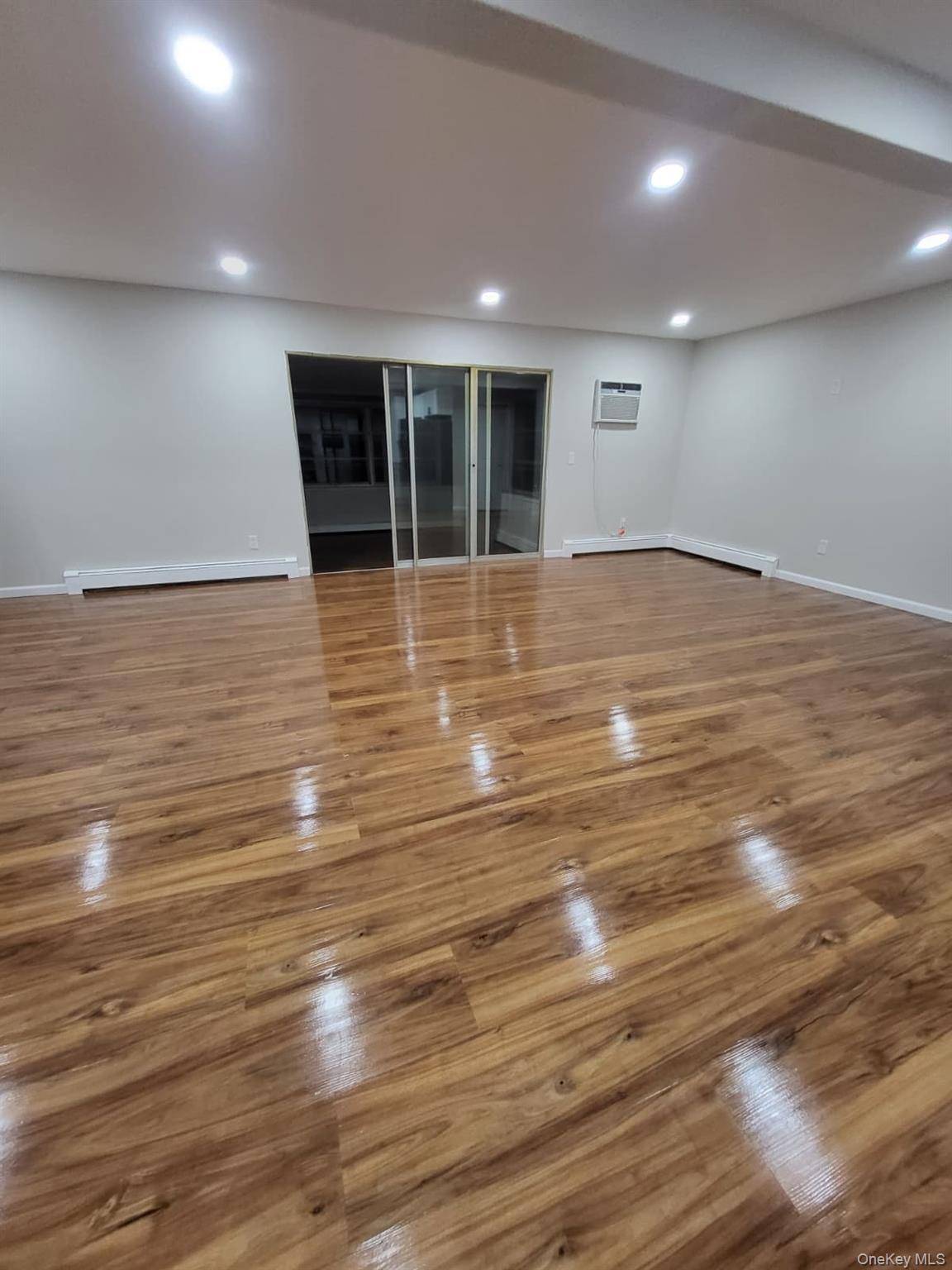 73 Spar DR, Mastic Beach, NY 11951