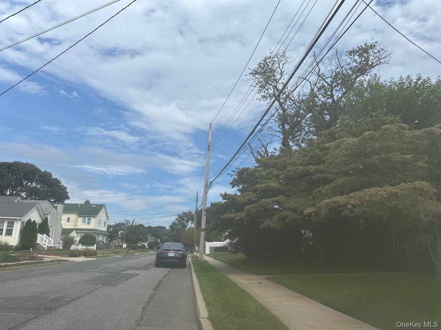 76 Driving Park AVE, Lynbrook, NY 11563