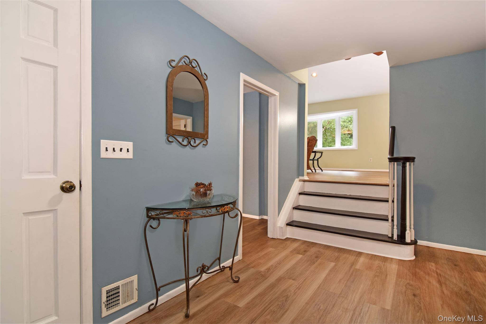 46 Reynal RD, White Plains, NY 10605