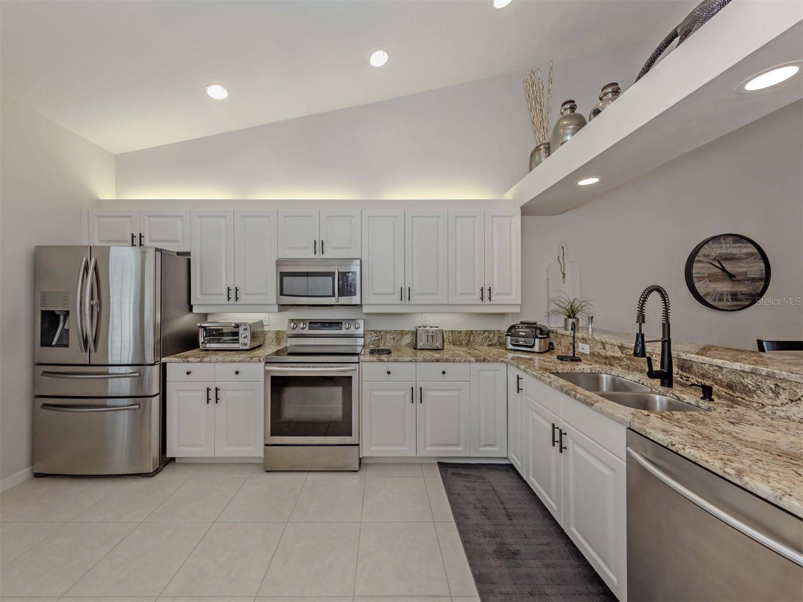 107 WOODBRIDGE DR #202, Venice, FL 34293