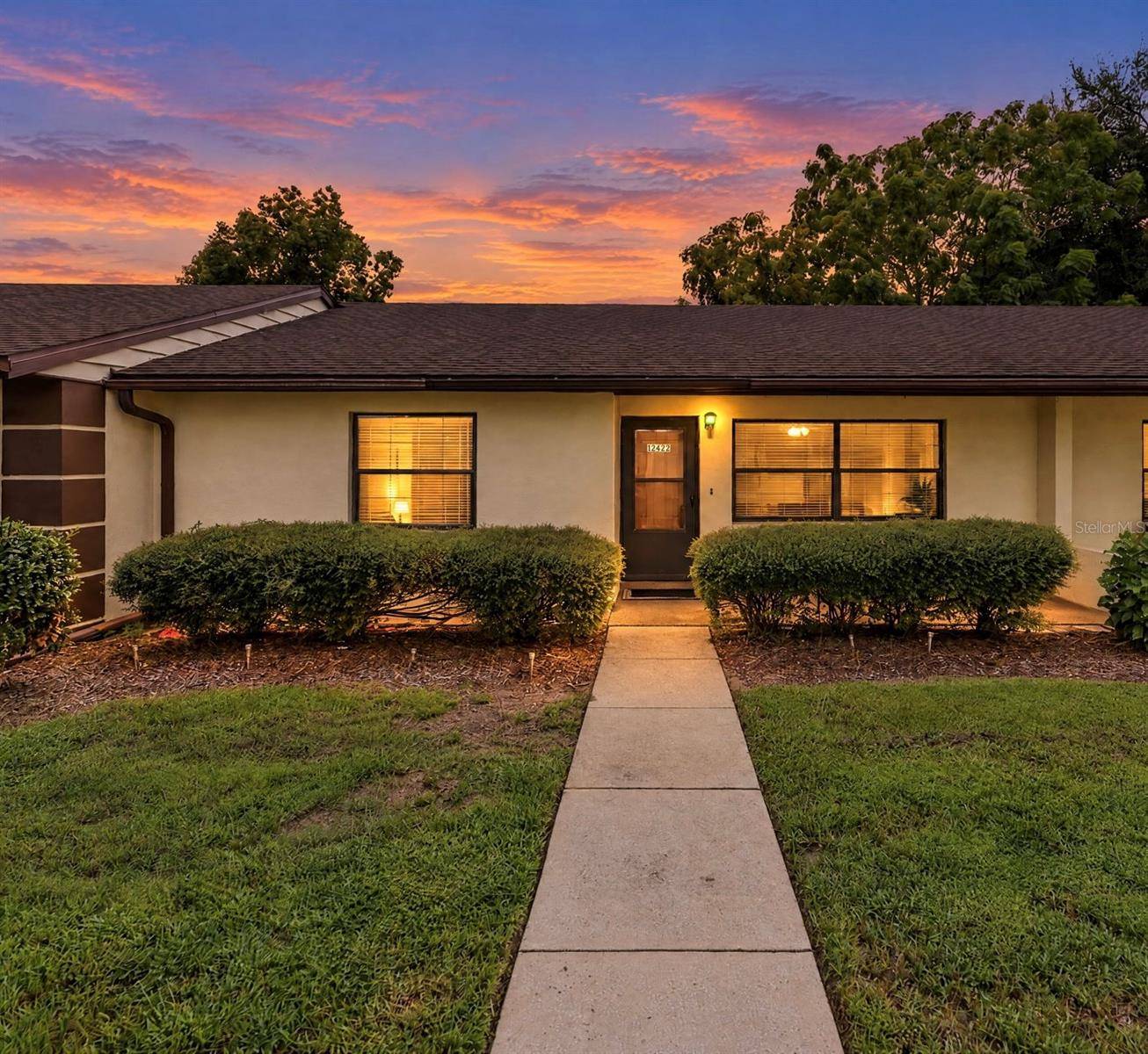 12422 CLUBHOUSE CT, Tavares, FL 32778
