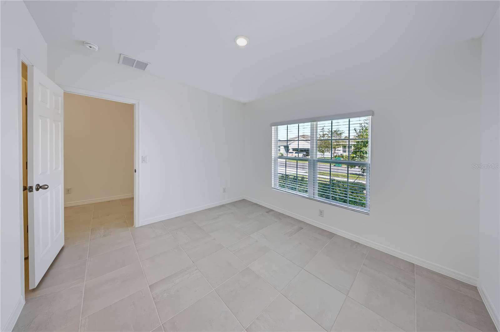 704 FARFIELDS ST, Deland, FL 32724