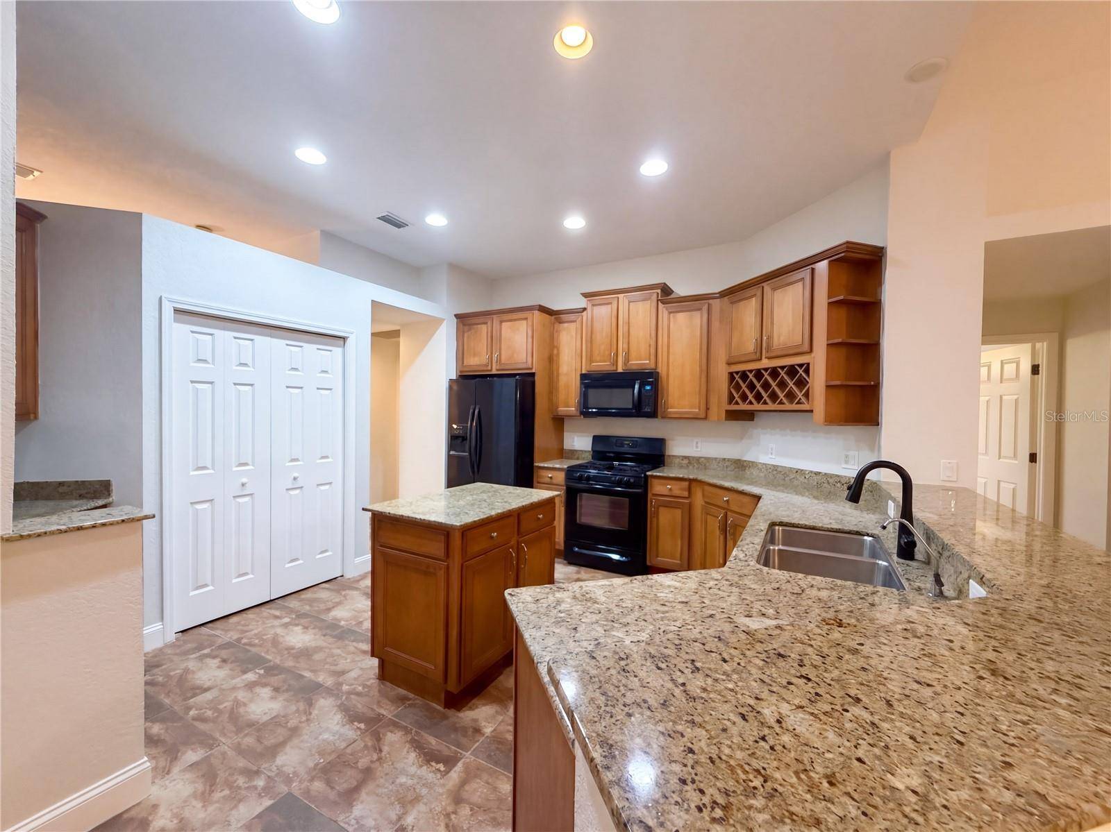 14275 CREEK RUN DR, Riverview, FL 33579