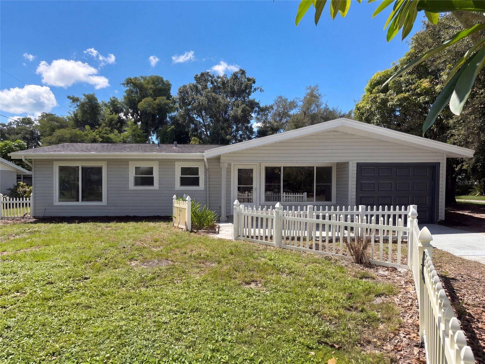 3010 HATTON ST, Sarasota, FL 34237