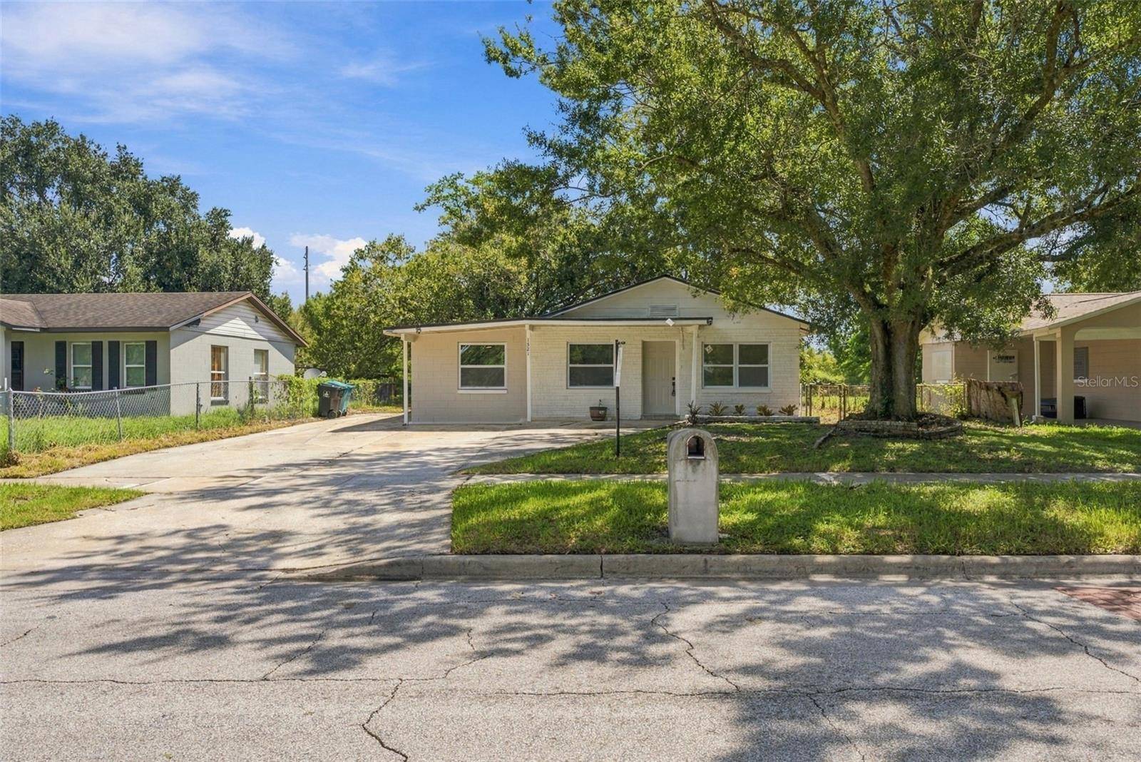1321 LESCOT LN, Orlando, FL 32811