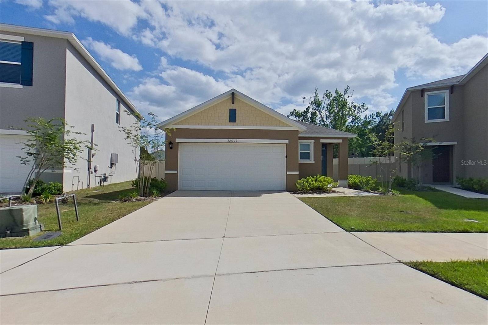 32002 KATELIN CIR, Leesburg, FL 34748
