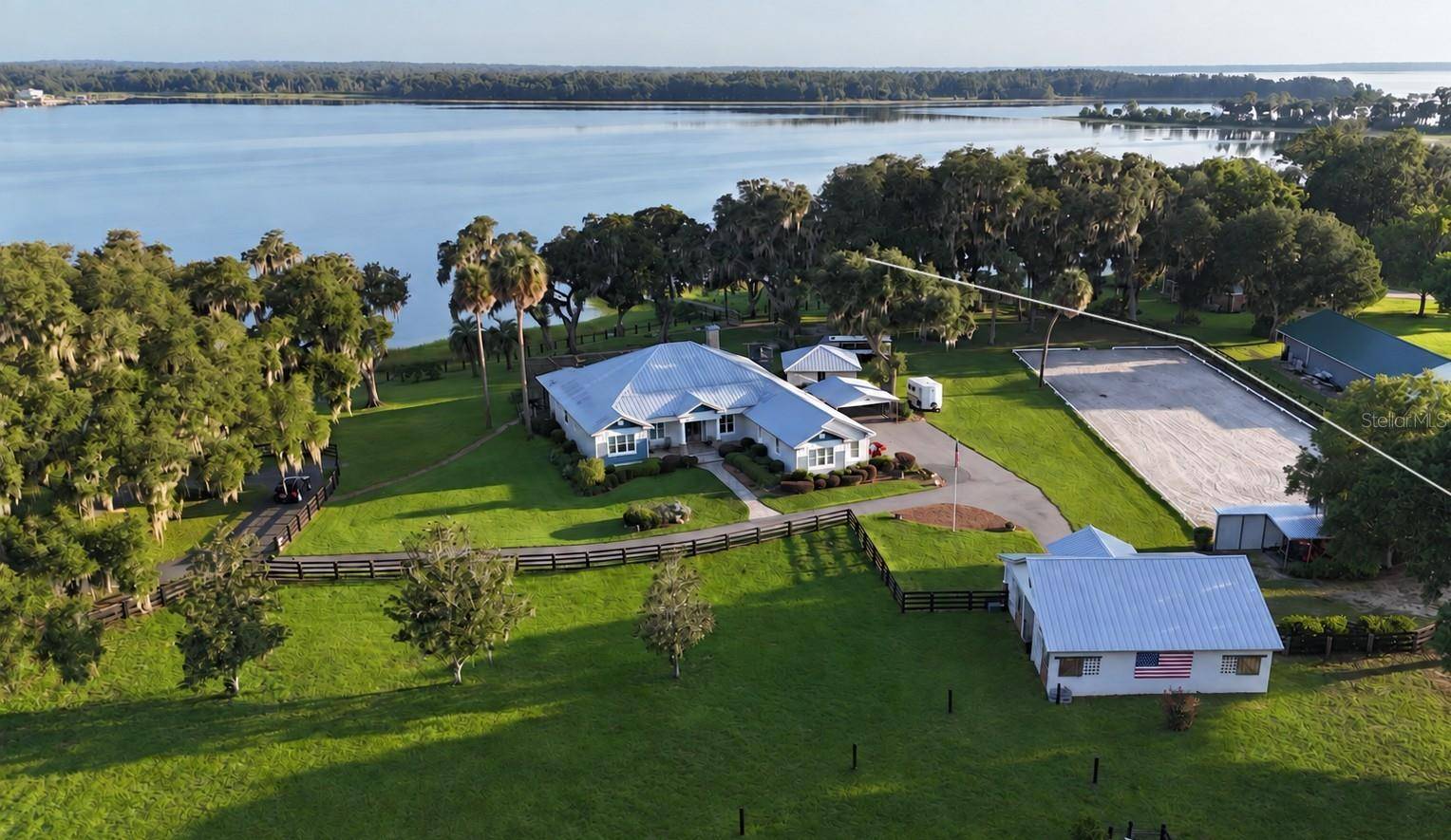 11811 SE SUNSET HARBOR RD, Weirsdale, FL 32195