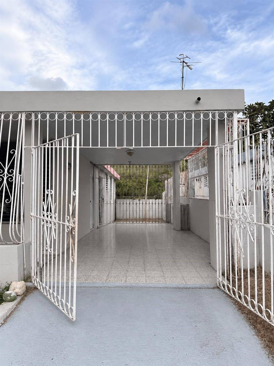 CALLE 35 URB JARDINES DEL CARIBE LL36, Ponce, PR 00728