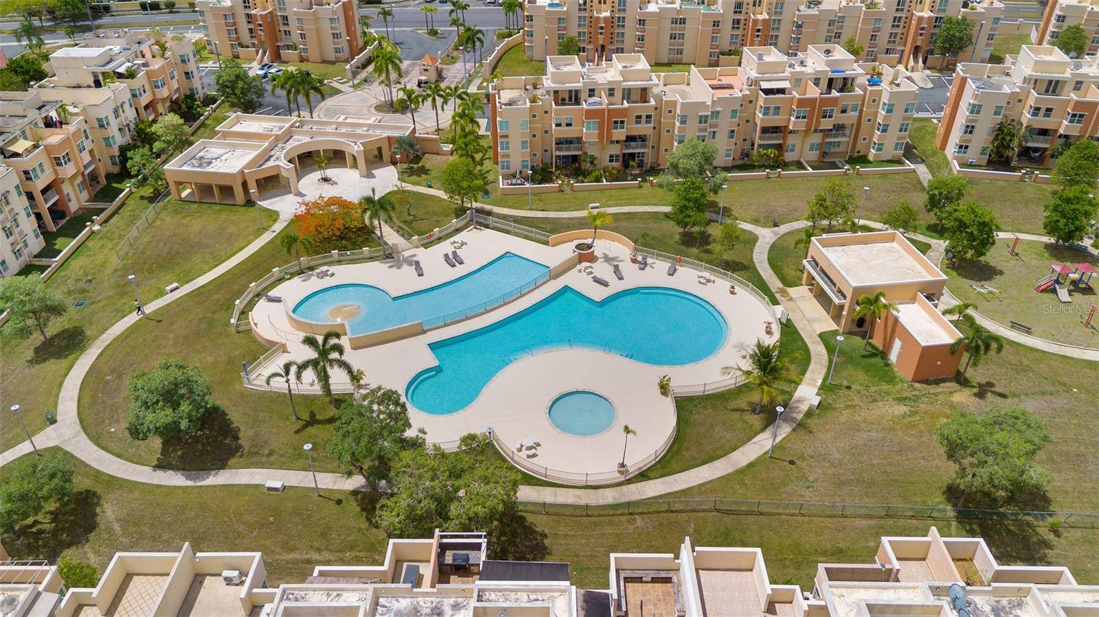 400 Grand Boulevard COND. ARMONIA #301, Caguas, PR 00725