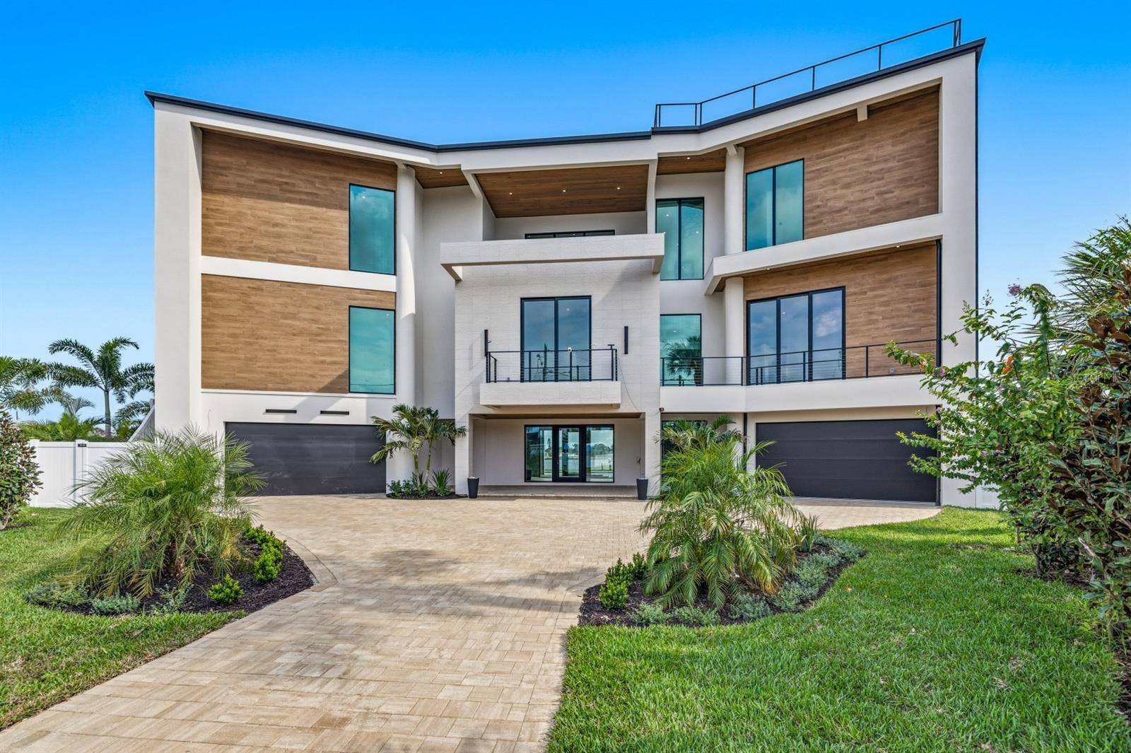 6503 DEBBIE LN S, St Petersburg, FL 33707