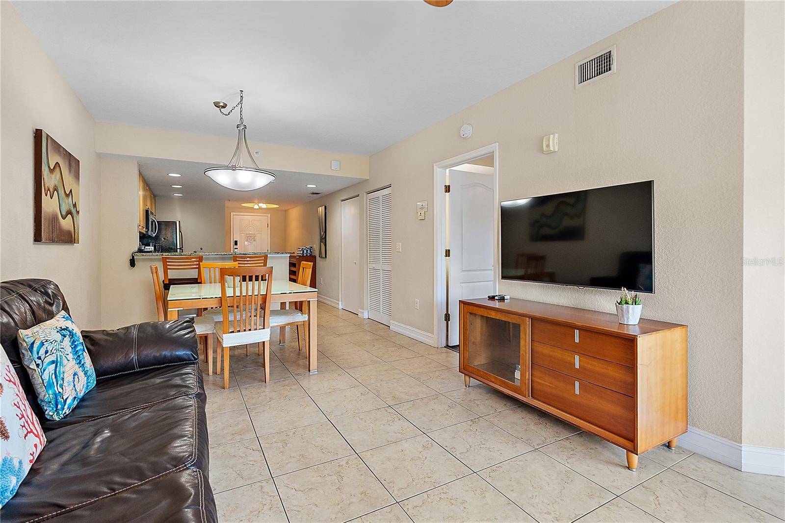 11605 GULF BLVD #203, Treasure Island, FL 33706