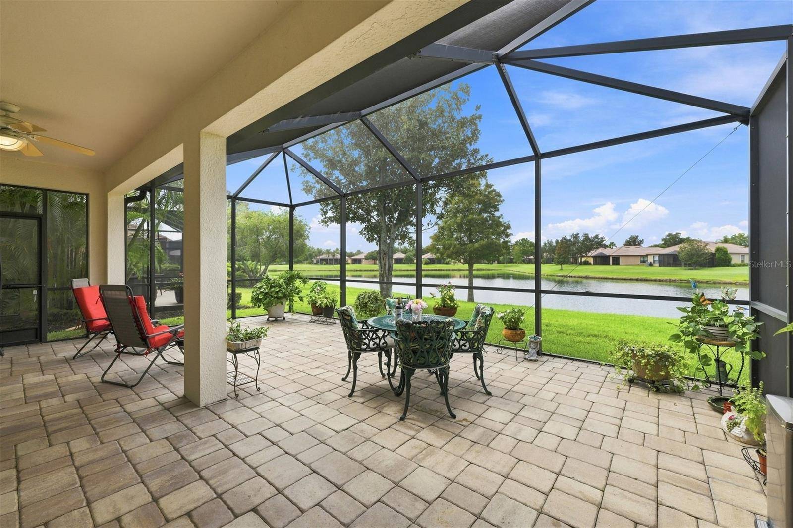 216 SILVER FALLS DR, Apollo Beach, FL 33572