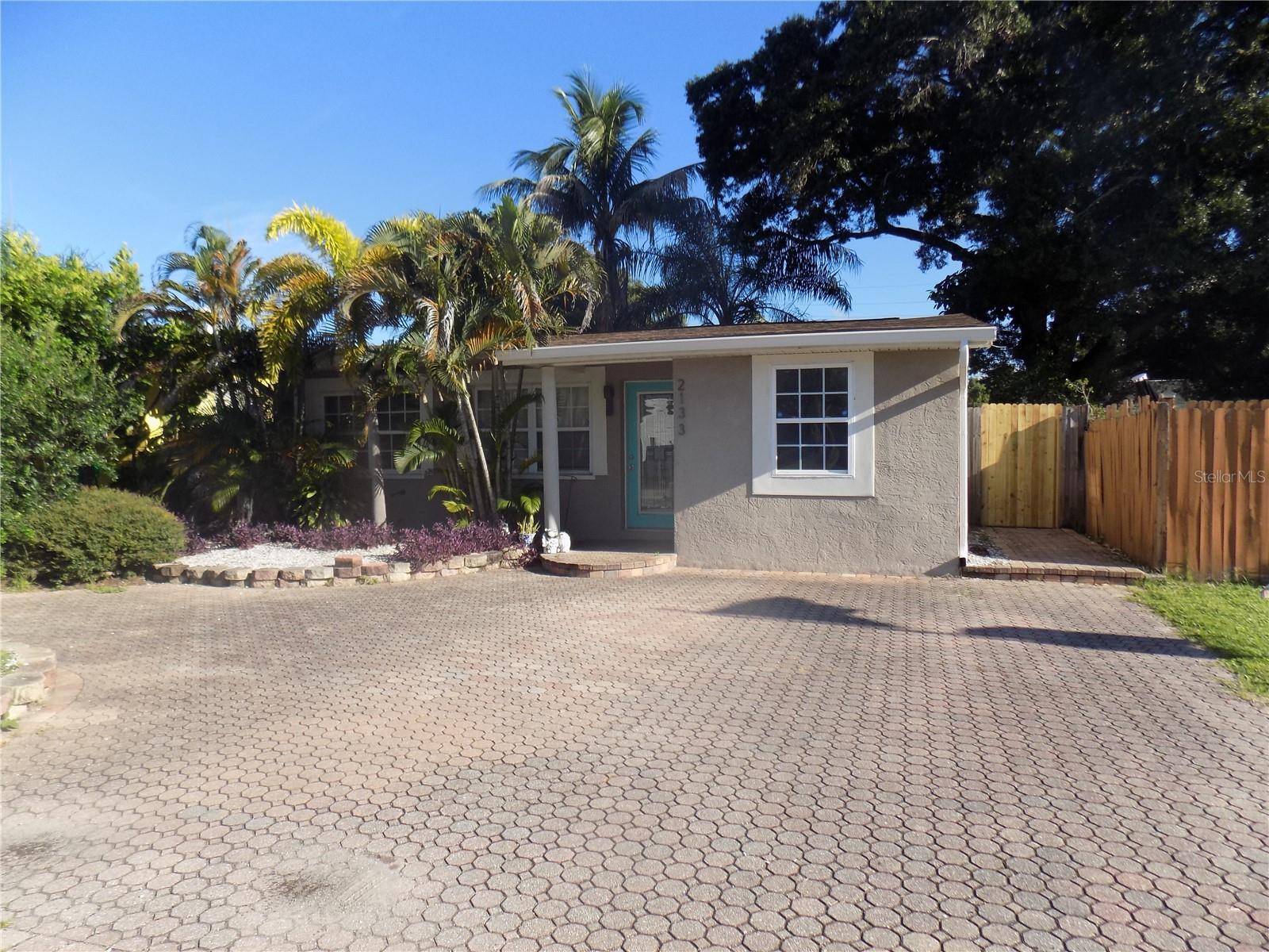 2133 43RD AVE N, St Petersburg, FL 33714