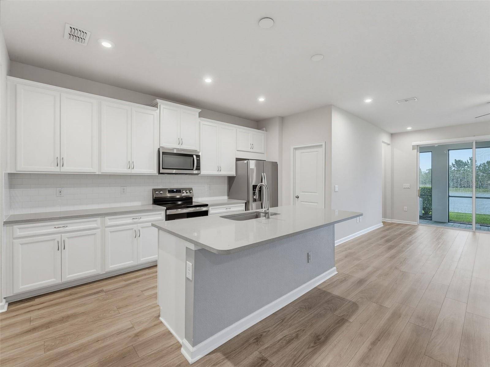 19260 BLUE POND, Lutz, FL 33558