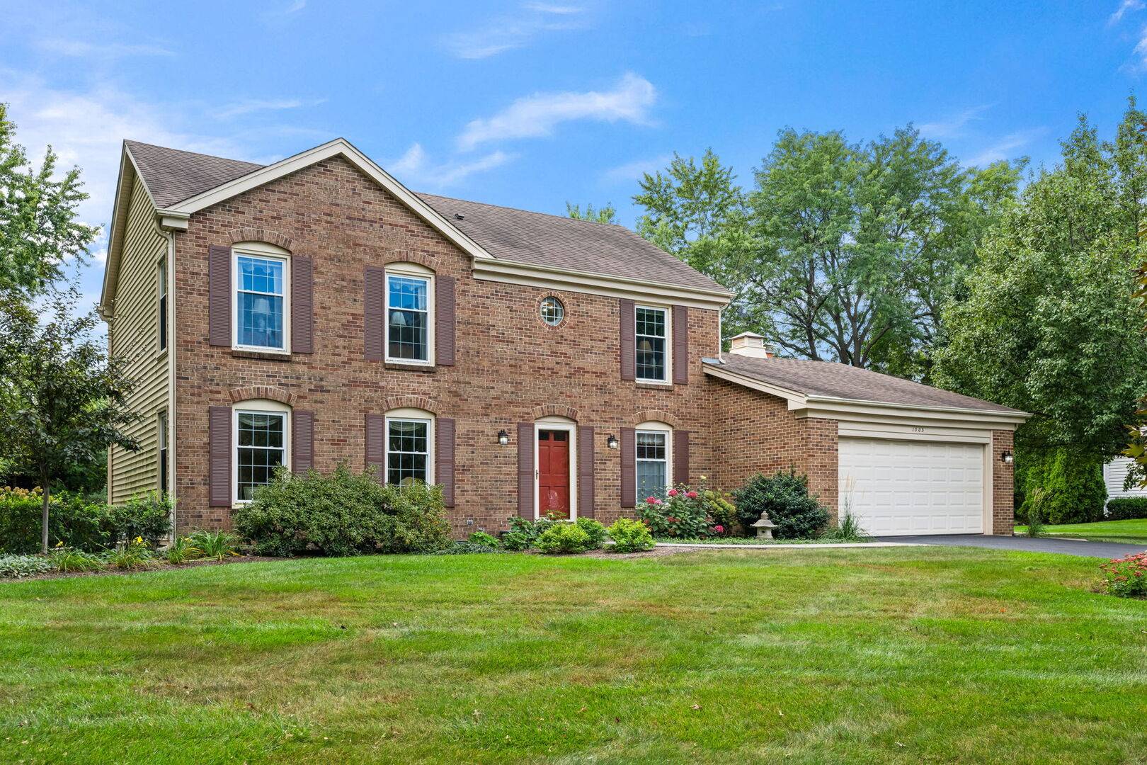 1303 W Crooked Willow LN, Palatine, IL 60067