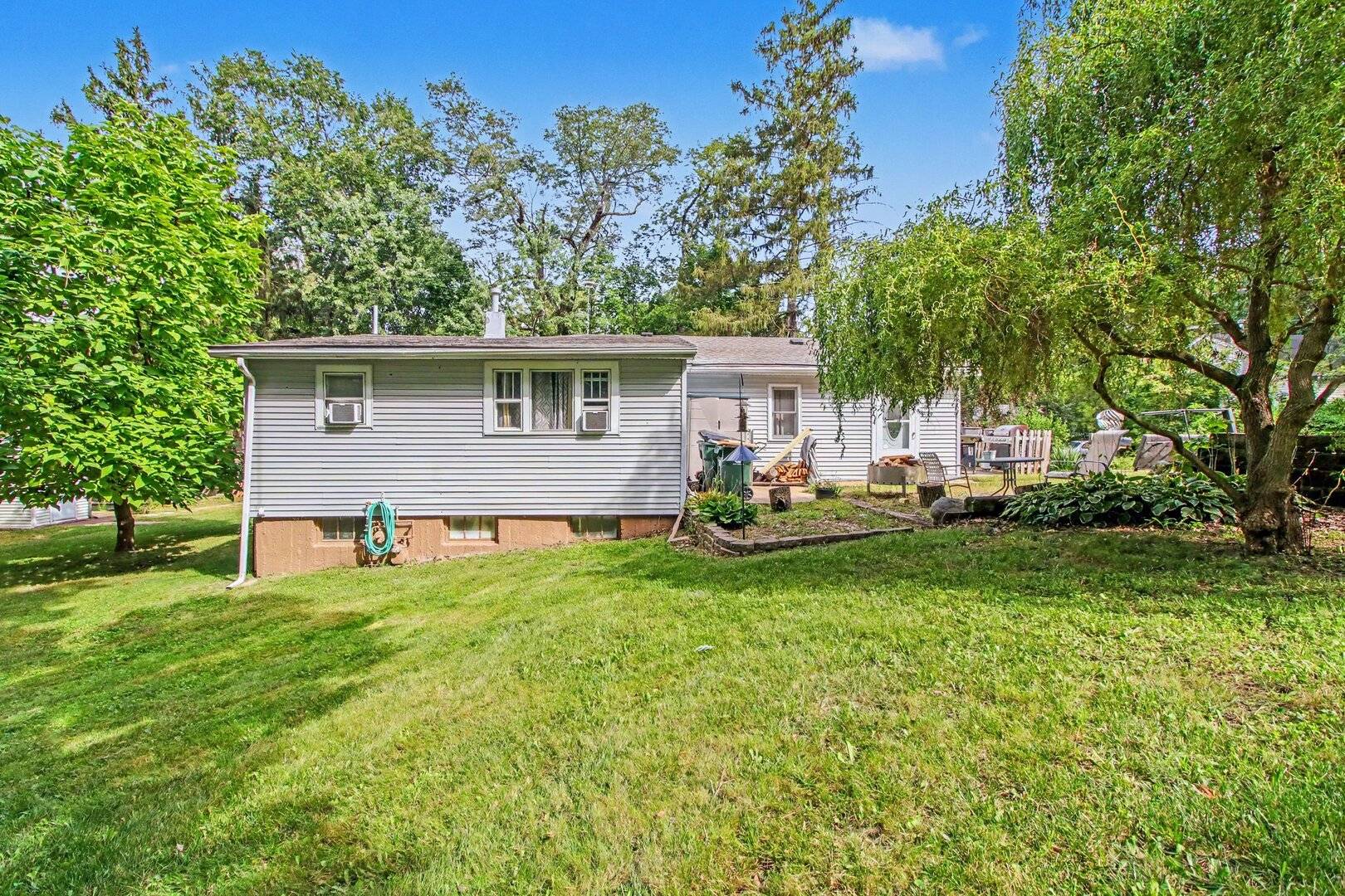6N872 Fox River AVE, St. Charles, IL 60174