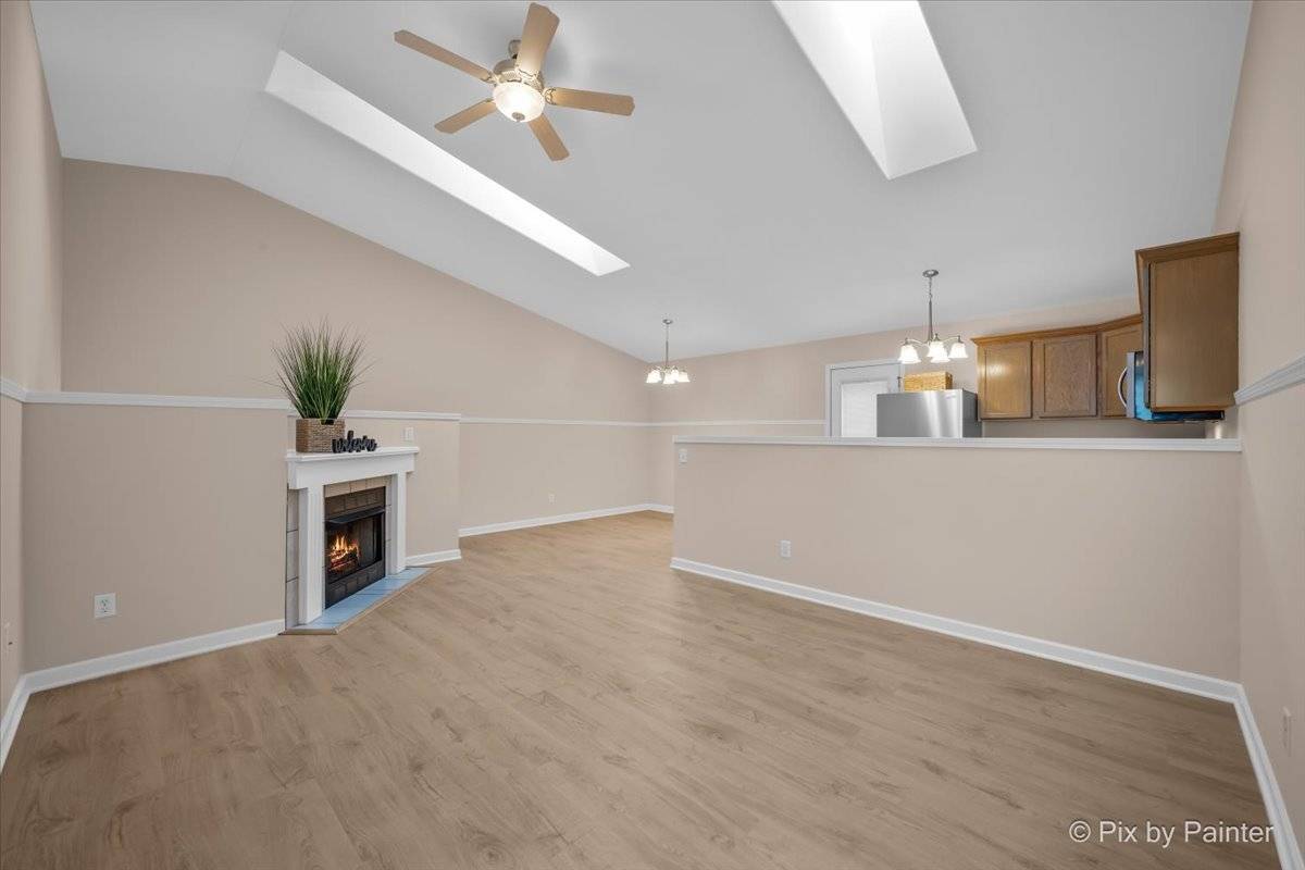 1519 Stonefield DR, Dekalb, IL 60115