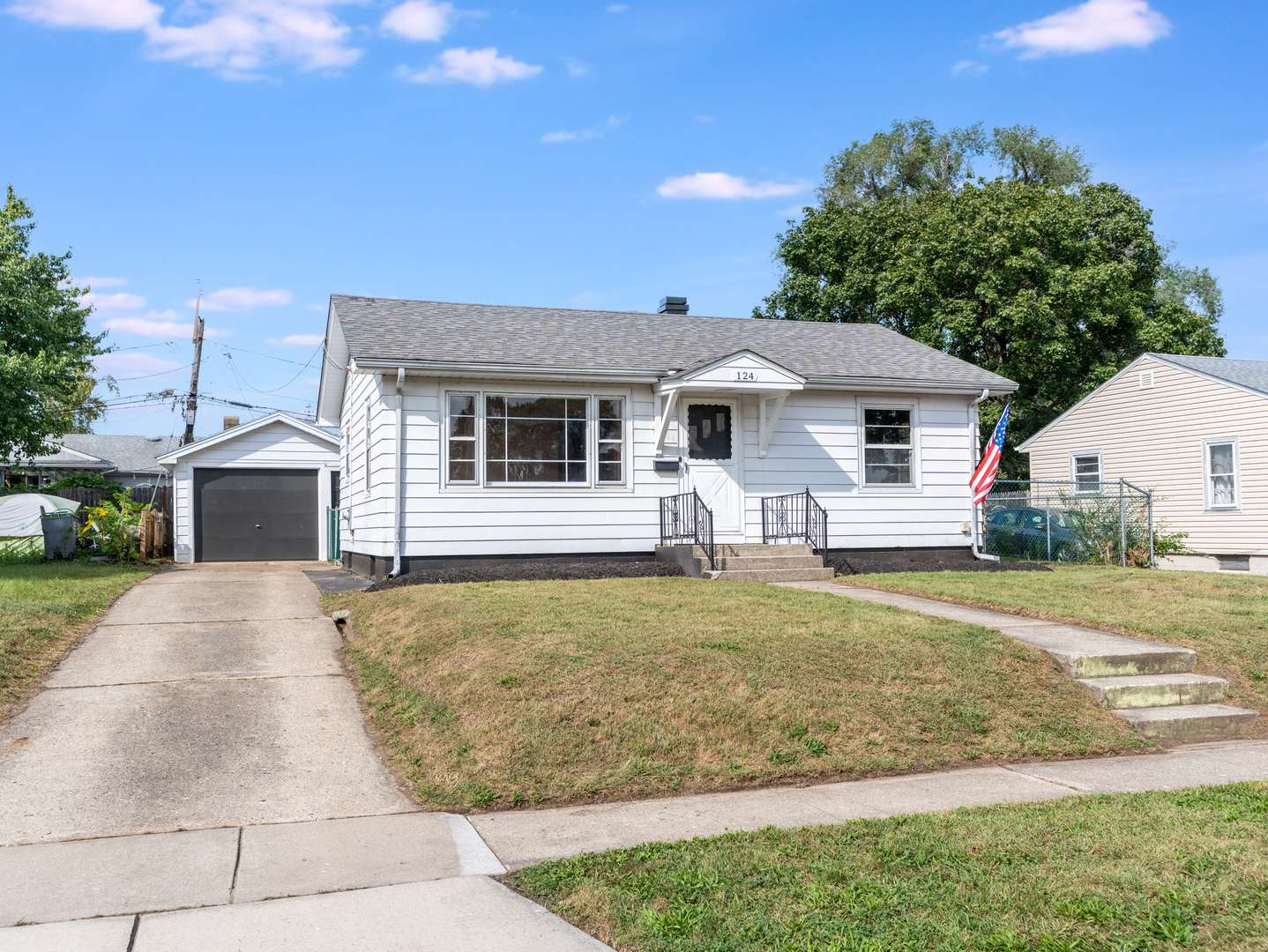 124 Riverside DR, Montgomery, IL 60538
