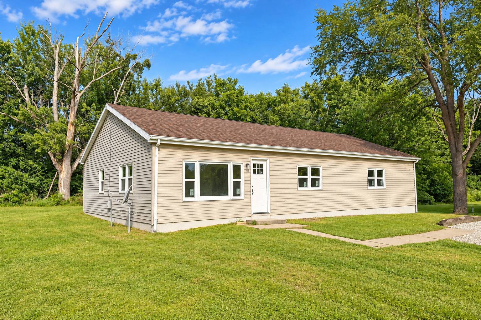 1387 E 16th RD, Streator, IL 61364